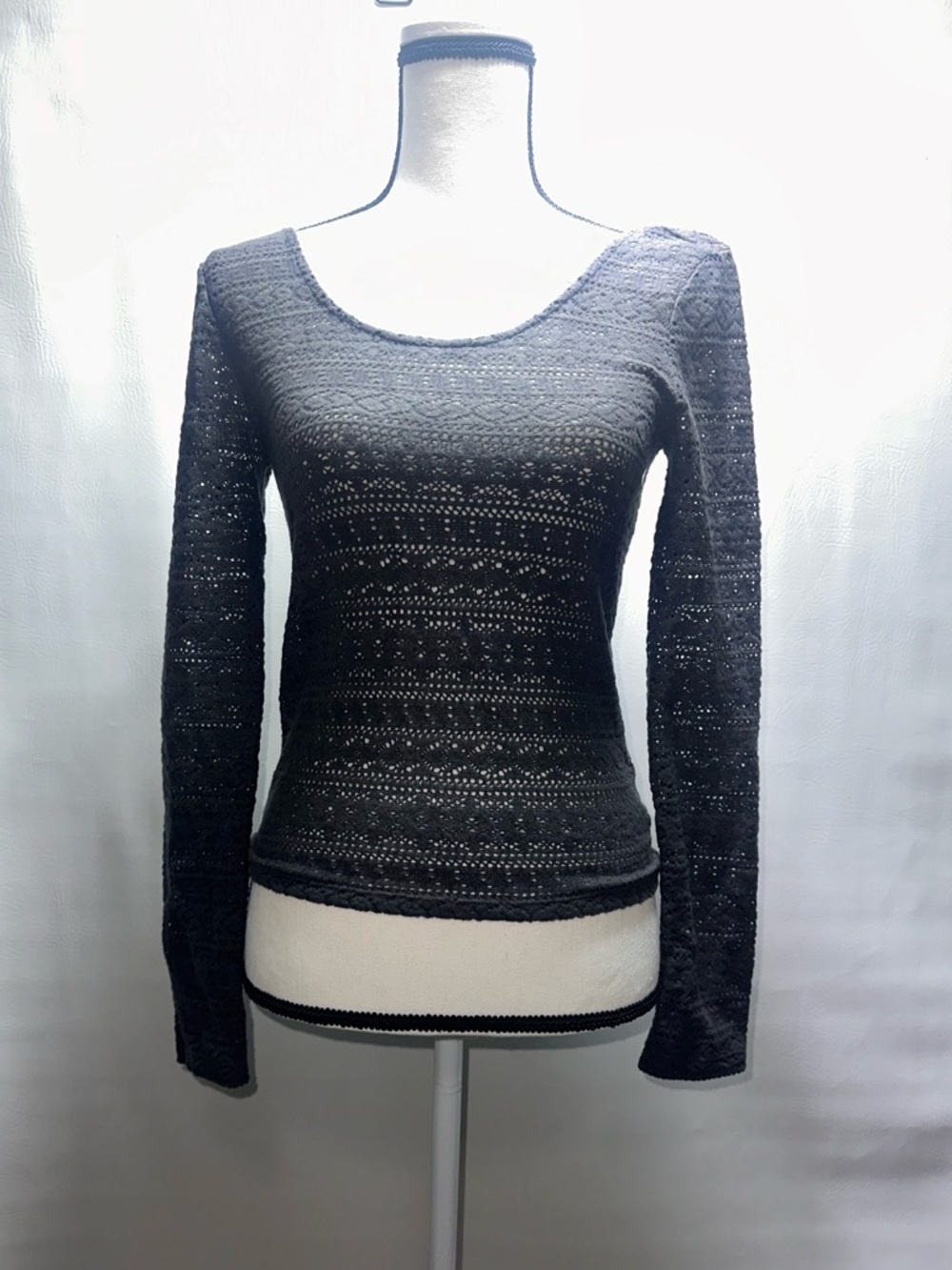 NWT American Eagle Gray Open Back Lace Knit Sweater Size Medium